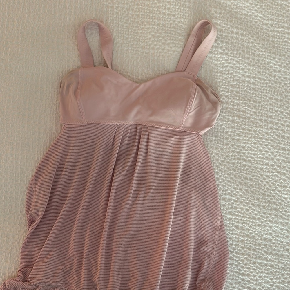 Lululemon pink tank size 6